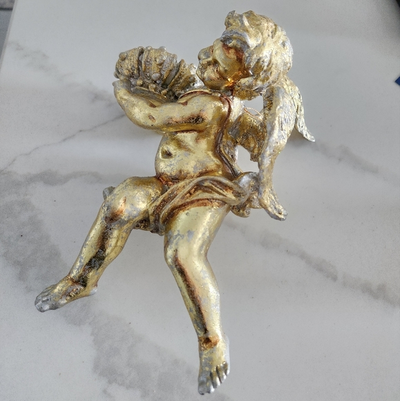 Cherub Statue - Picture 1 of 3